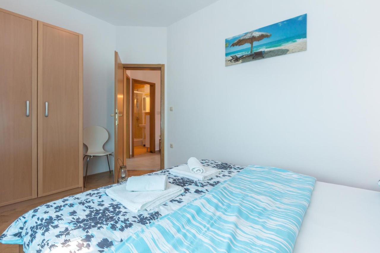 Apartments Ema & Mislav With Terrace Baska  Bagian luar foto