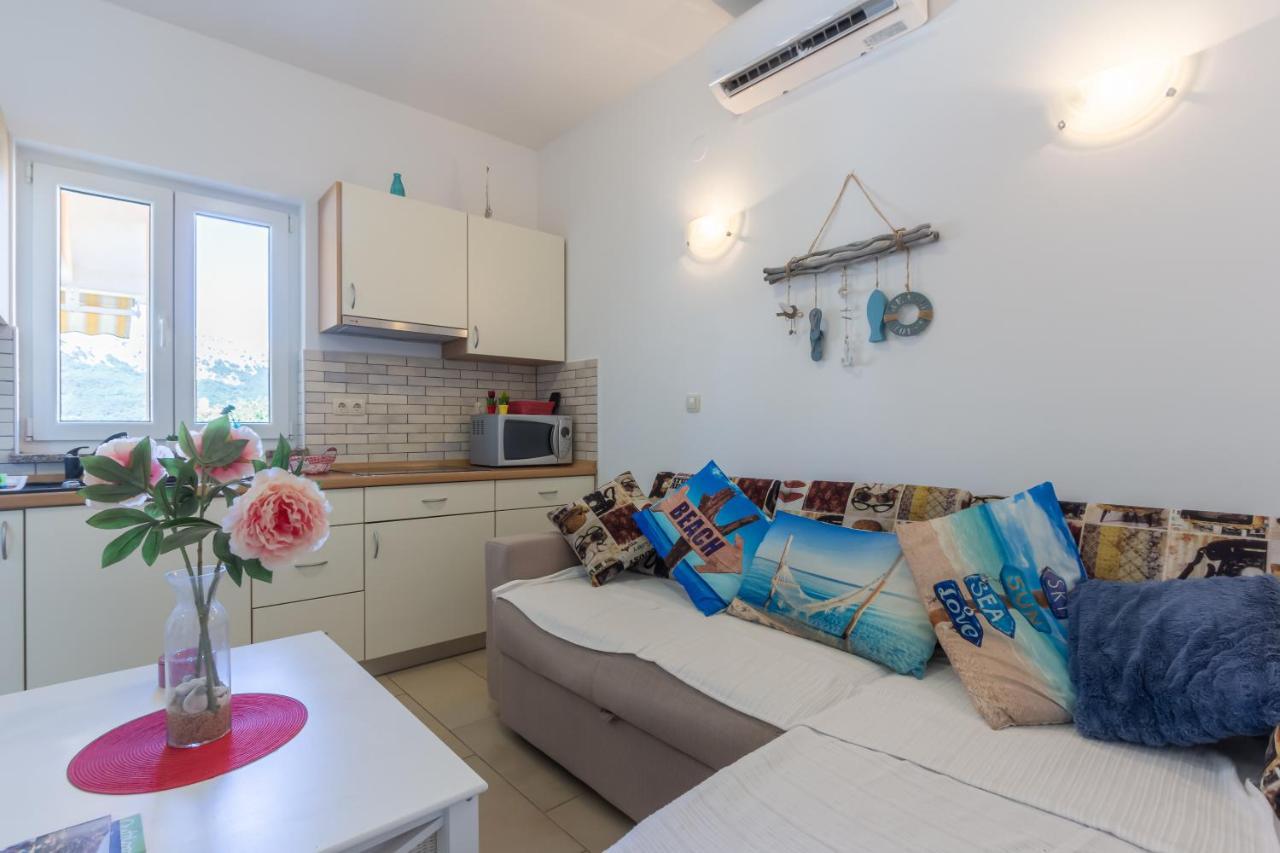 Apartments Ema & Mislav With Terrace Baska  Bagian luar foto
