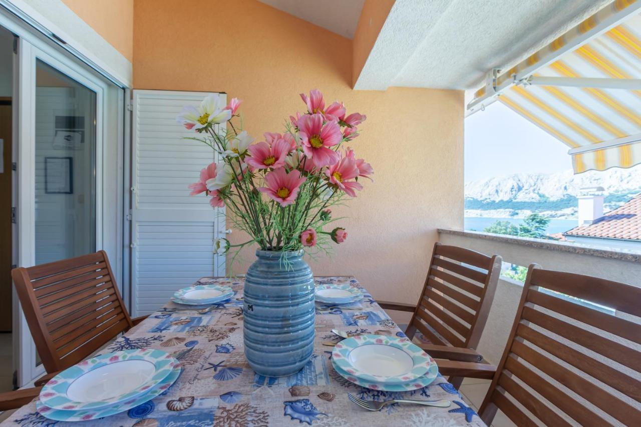Apartments Ema & Mislav With Terrace Baska  Bagian luar foto