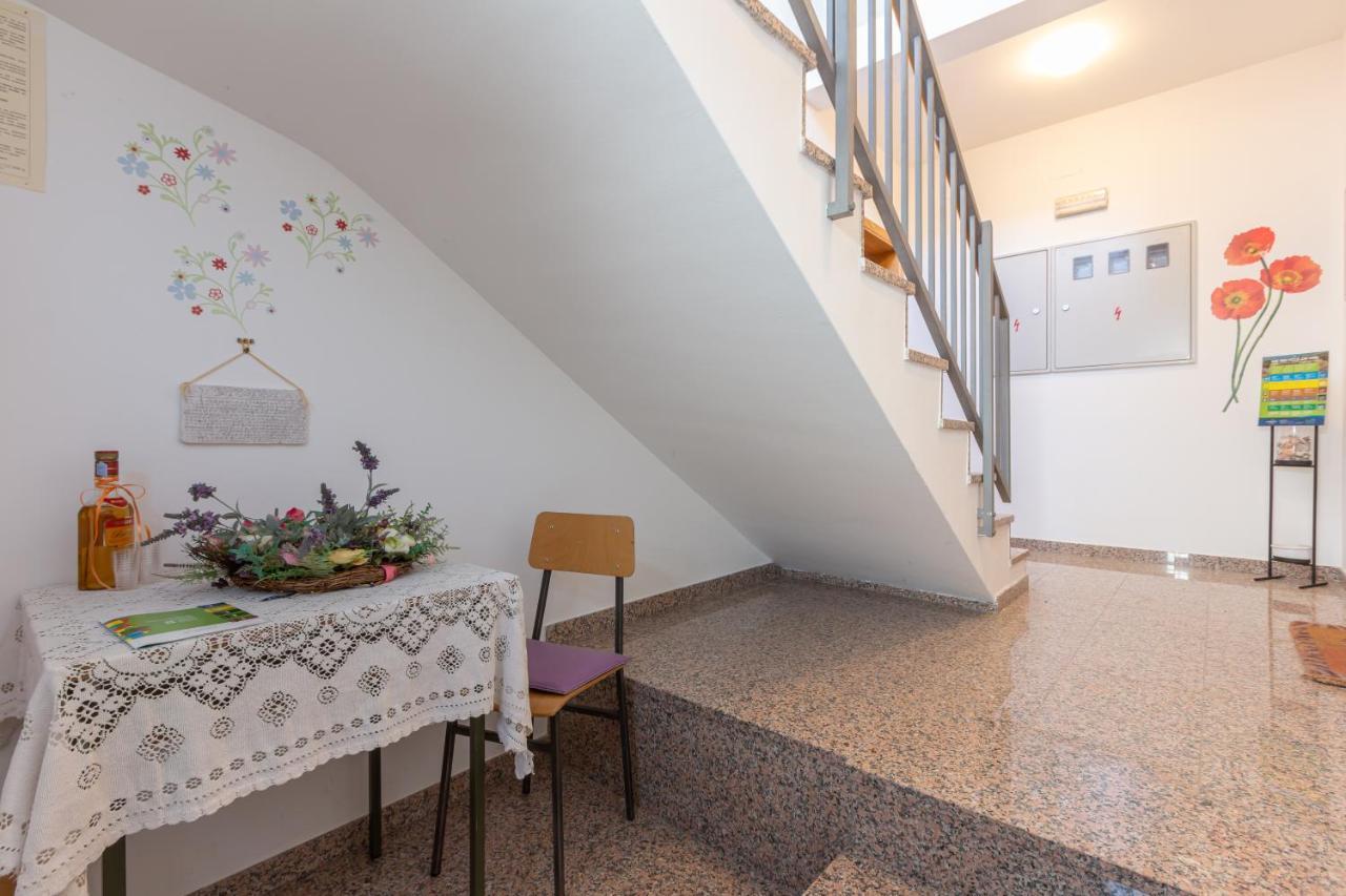 Apartments Ema & Mislav With Terrace Baska  Bagian luar foto