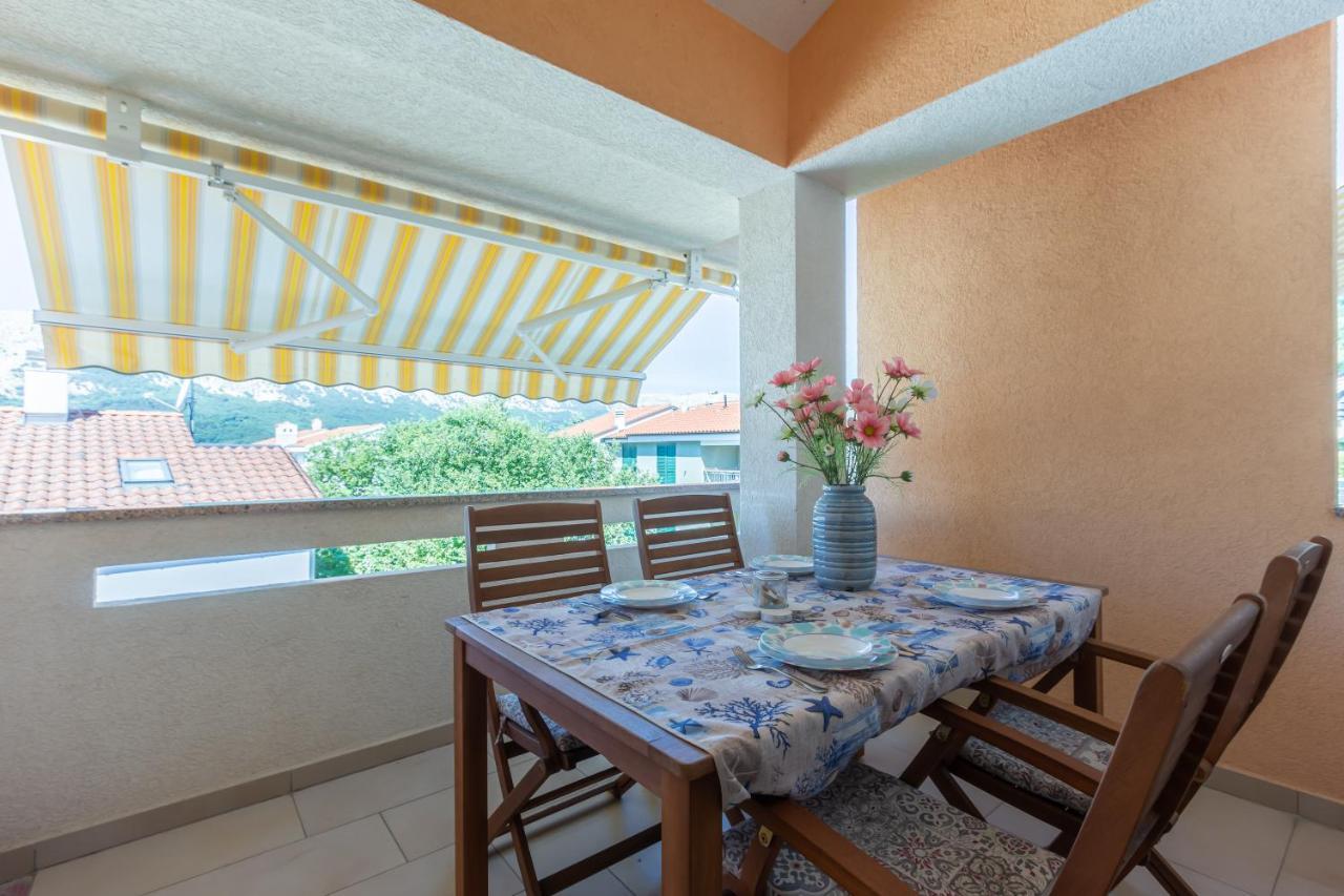 Apartments Ema & Mislav With Terrace Baska  Bagian luar foto
