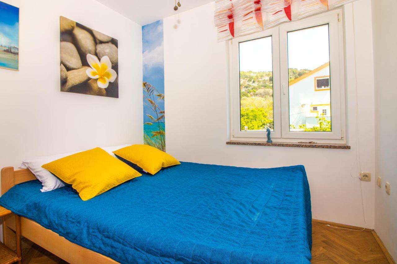 Apartments Ema & Mislav With Terrace Baska  Bagian luar foto